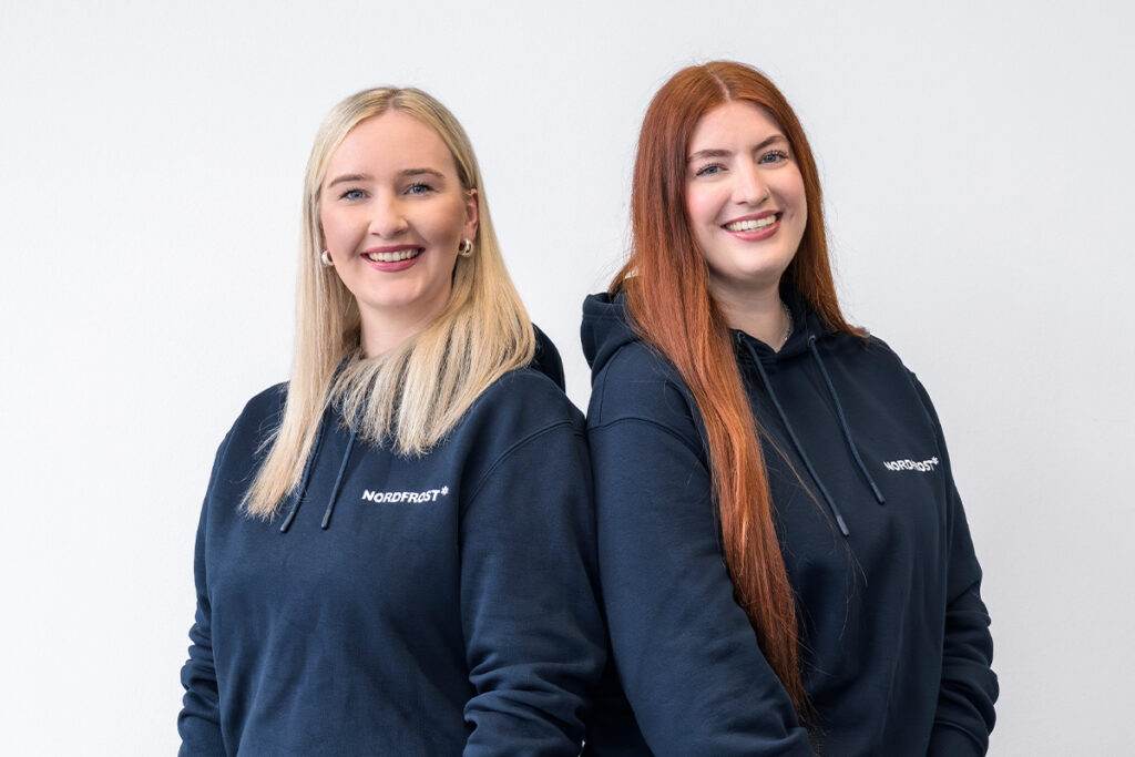 Zwei Mitarbeiterinnen aus der Personalabteilung